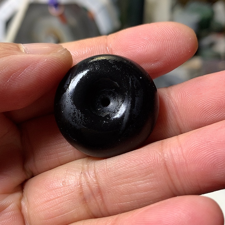 颈饰未镶嵌和田玉（糖玉）