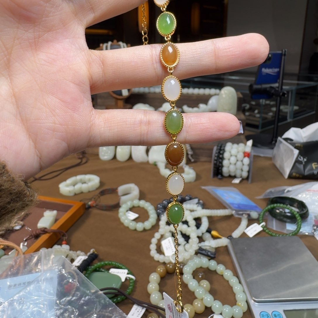 和田玉挂件未镶嵌你****果