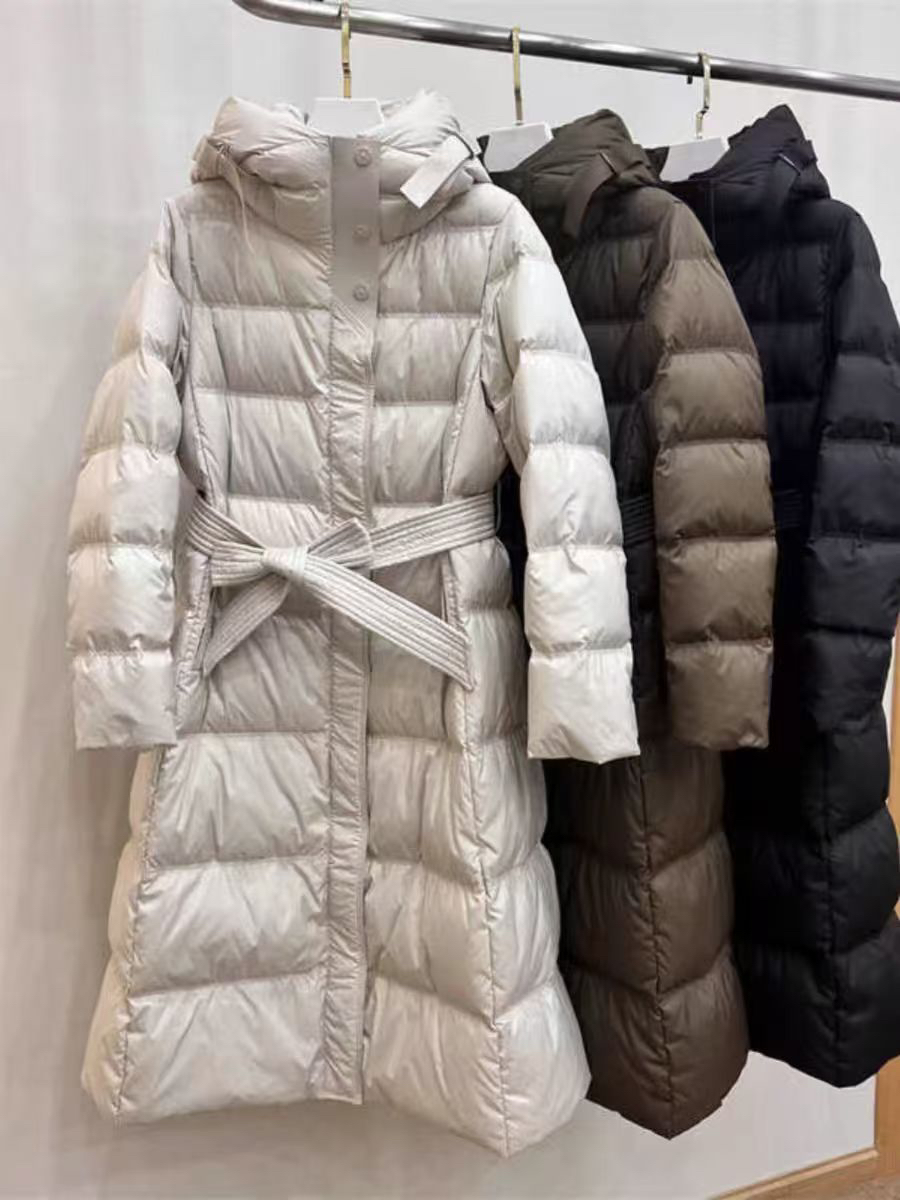 女收腰修身款保暖外套