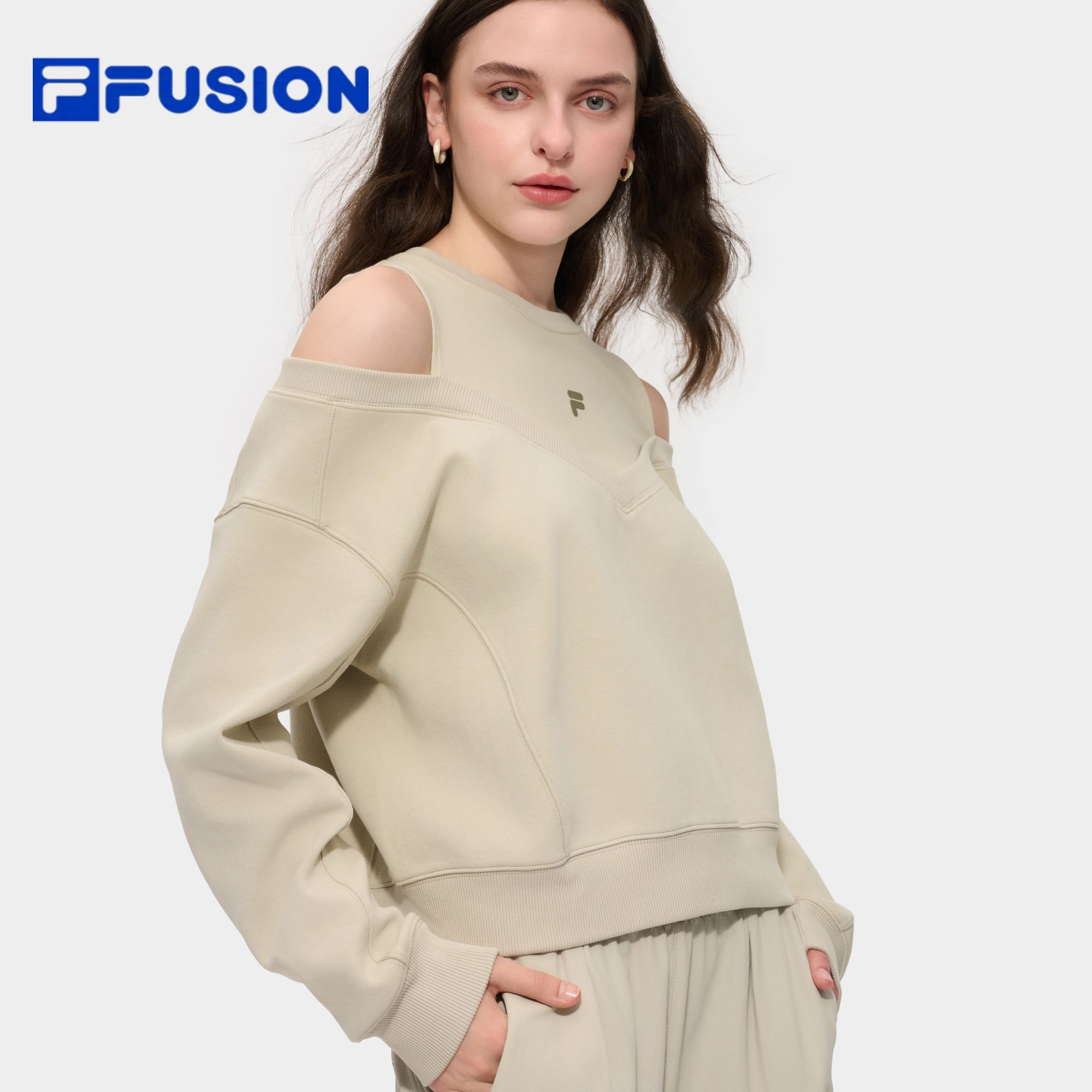 FILA FUSION【秋季潮流短款】女款时尚透气针织长袖上衣T11W545204