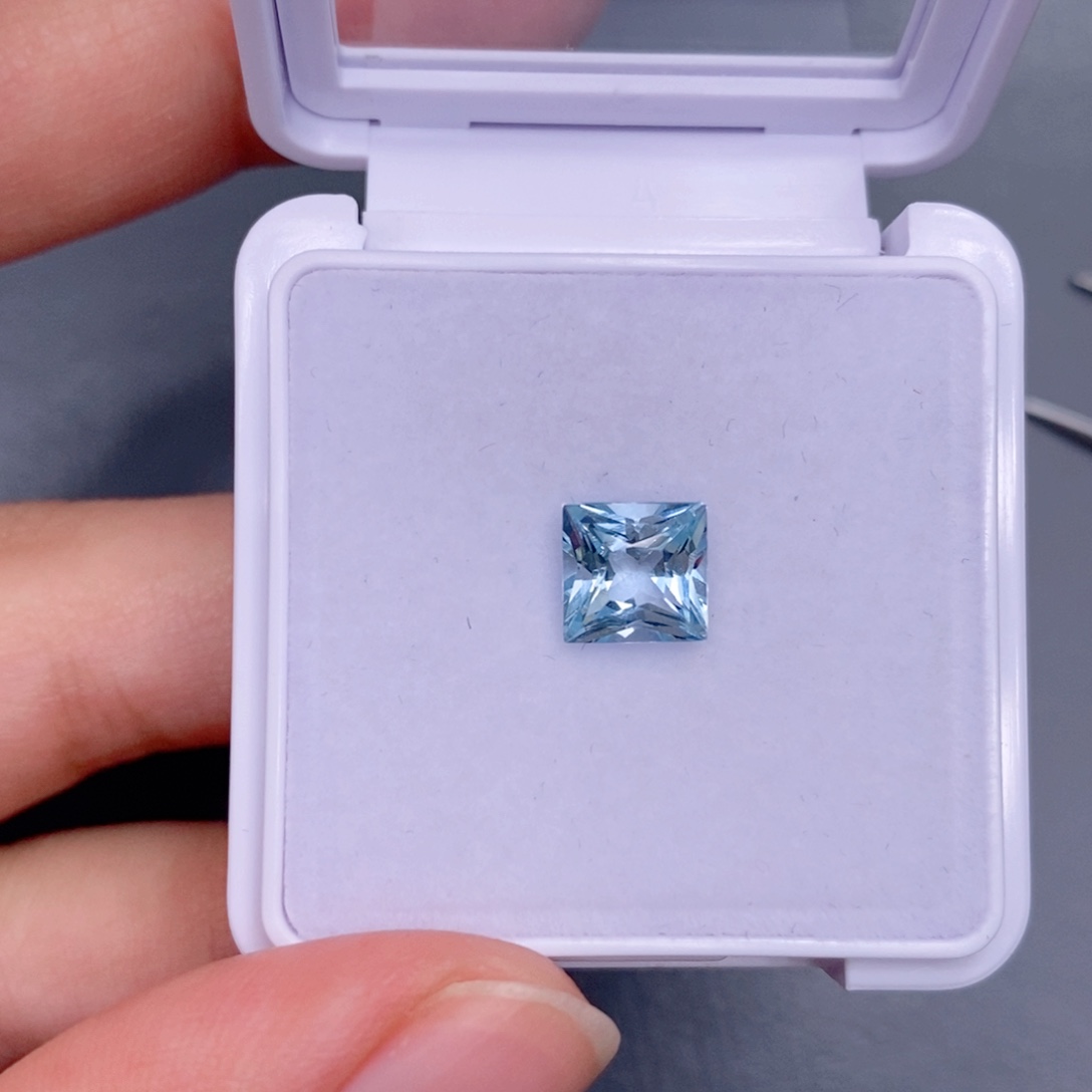海蓝宝石裸石未镶嵌1.59ct