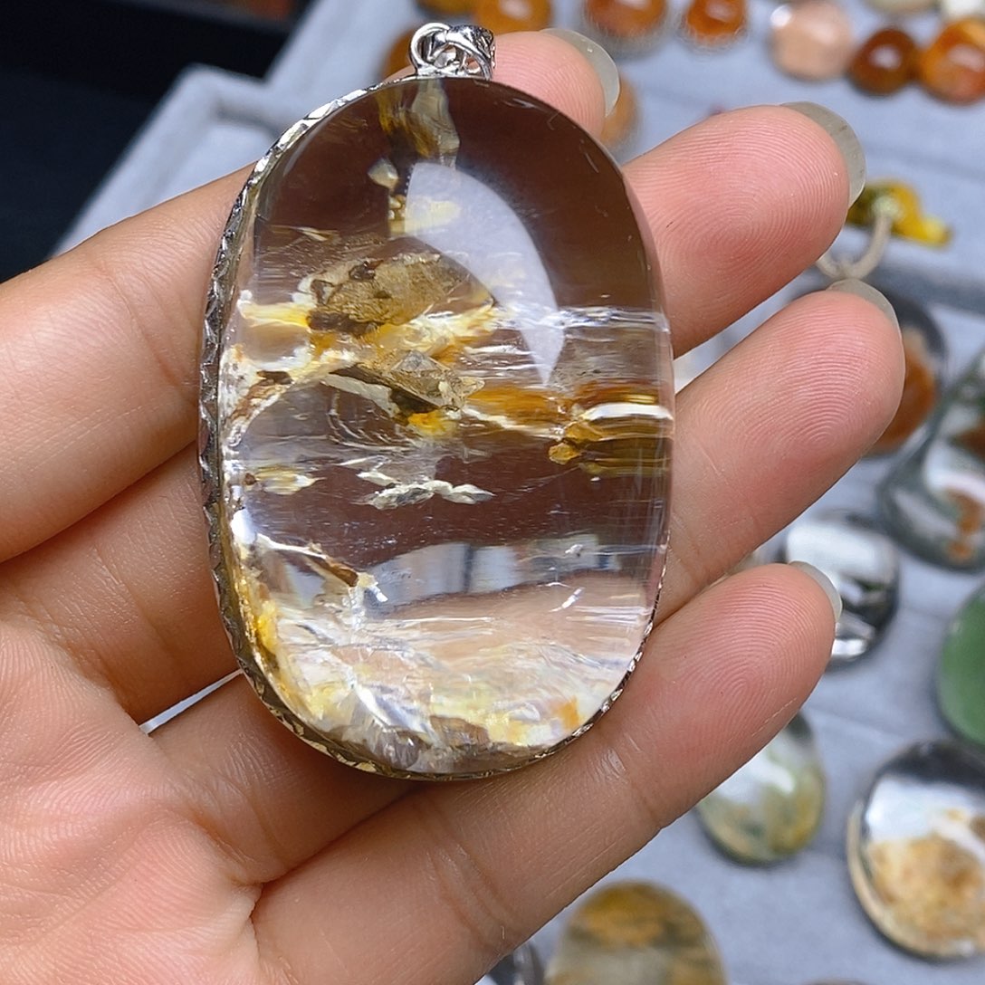 李***伊水晶珠宝半成品未镶嵌