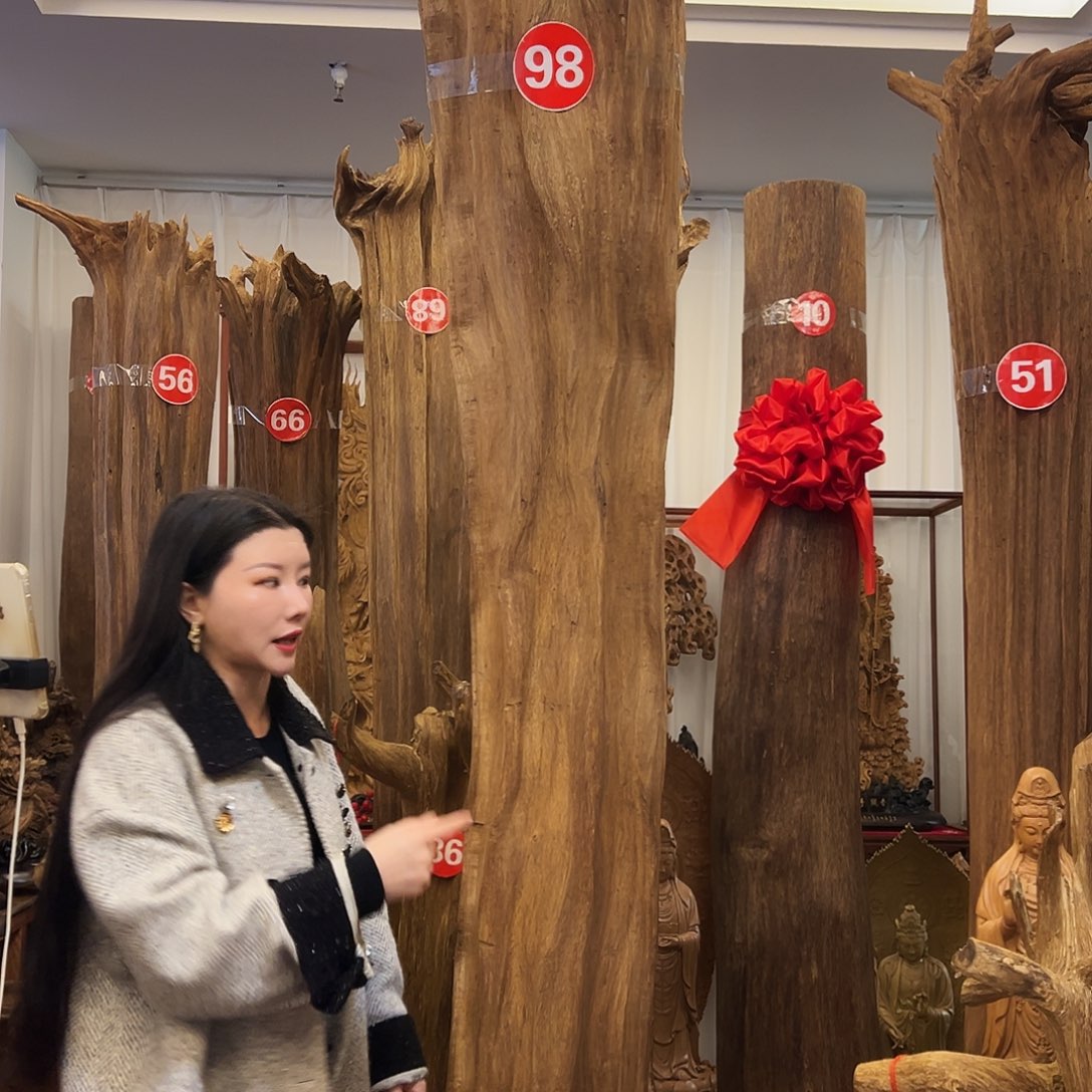 沉香摆件中****司沉香摆件