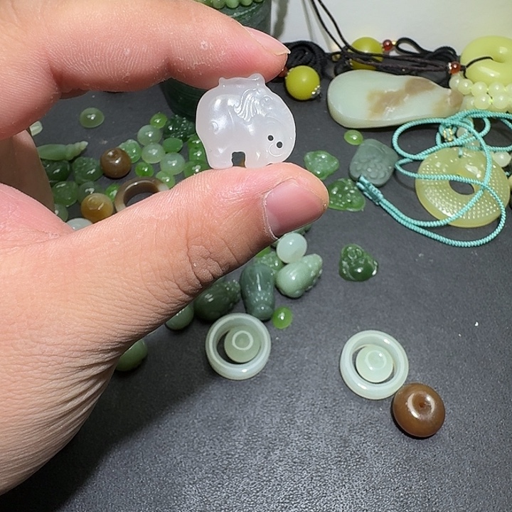 和田玉未镶嵌手链