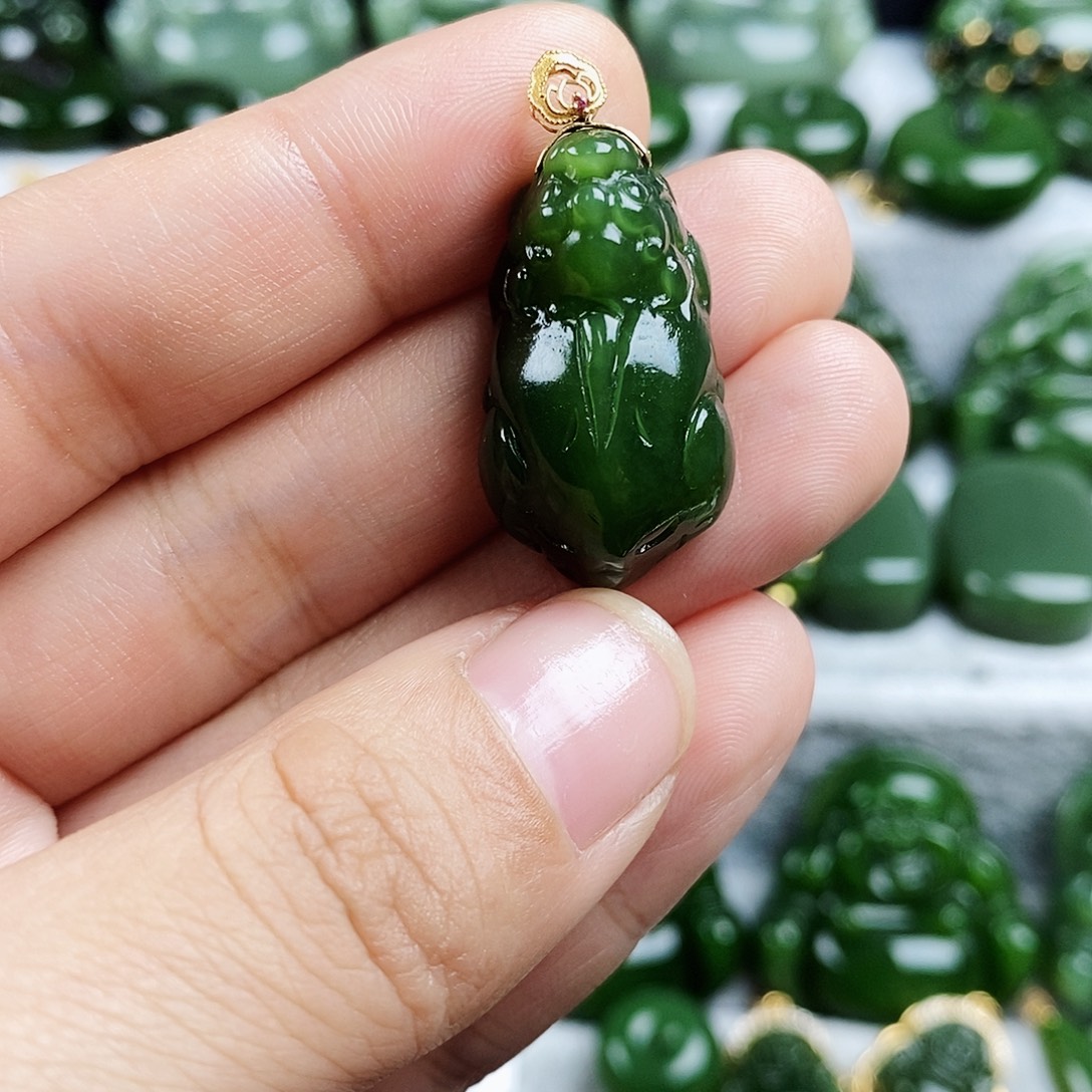 和田玉（碧玉）未镶嵌颈饰