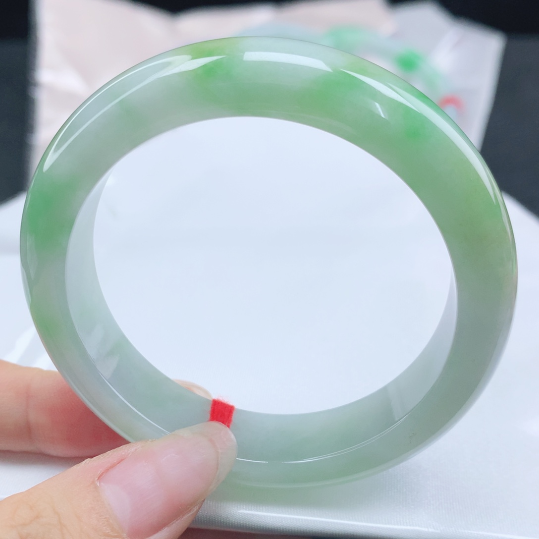 翡翠未镶嵌手镯缅甸54.6胶润细腻黄加绿正圈