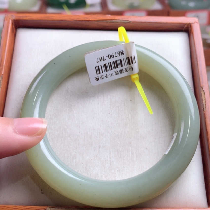 【闪购商品】和田玉手镯未镶嵌57.9