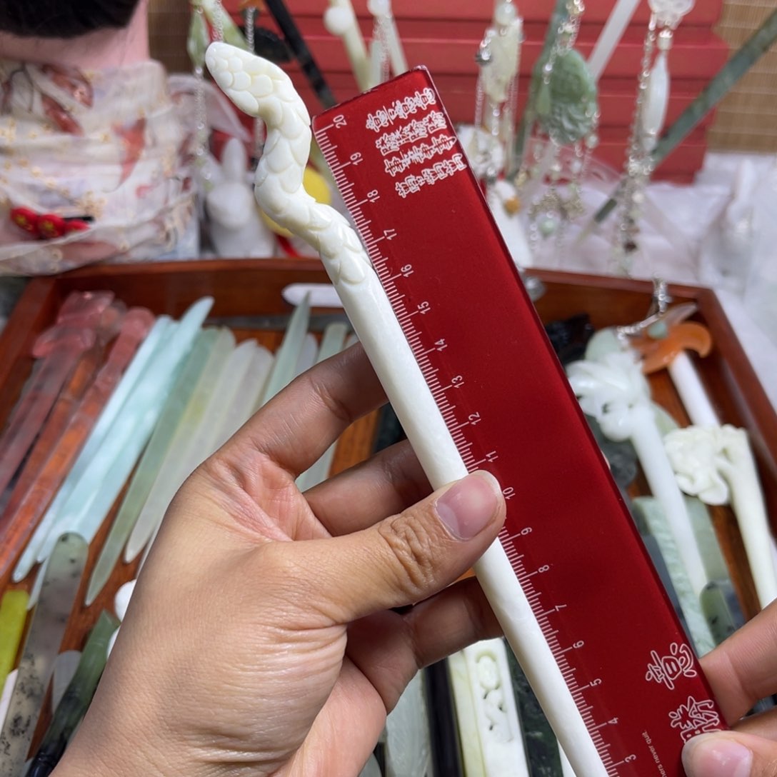 蛇纹石玉发饰未镶嵌