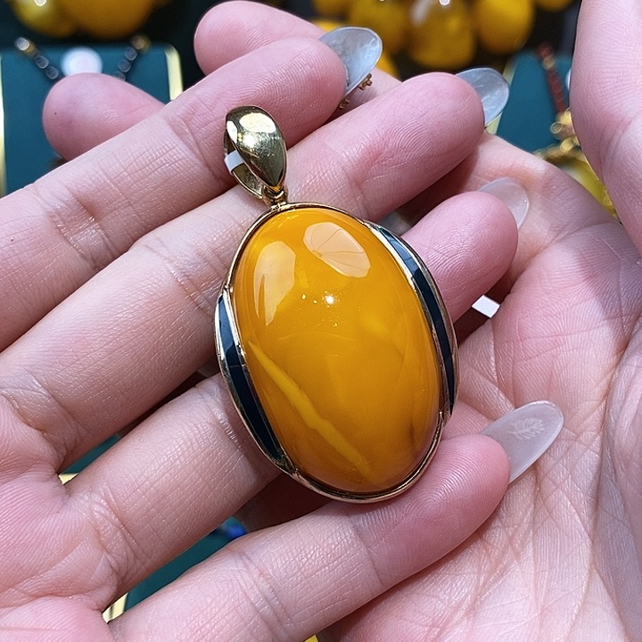 蜜蜡颈饰银S925镀金镶嵌