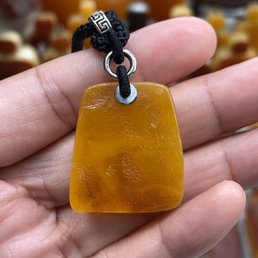 【闪购商品】琥珀颈饰未镶嵌