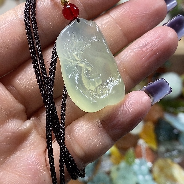 蛇纹石玉吊坠未镶嵌