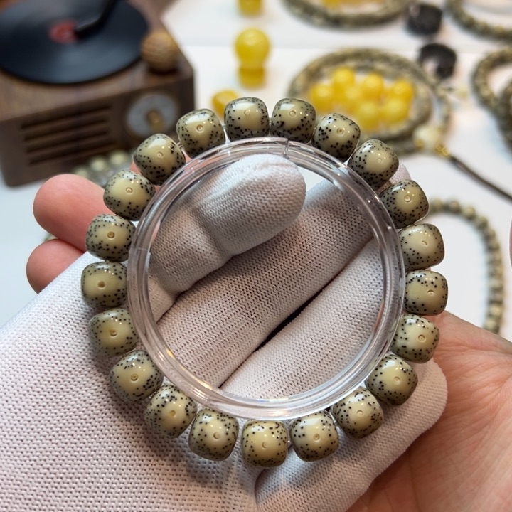 骨瓷白11/10大眼睛石玉料单圈星月菩提