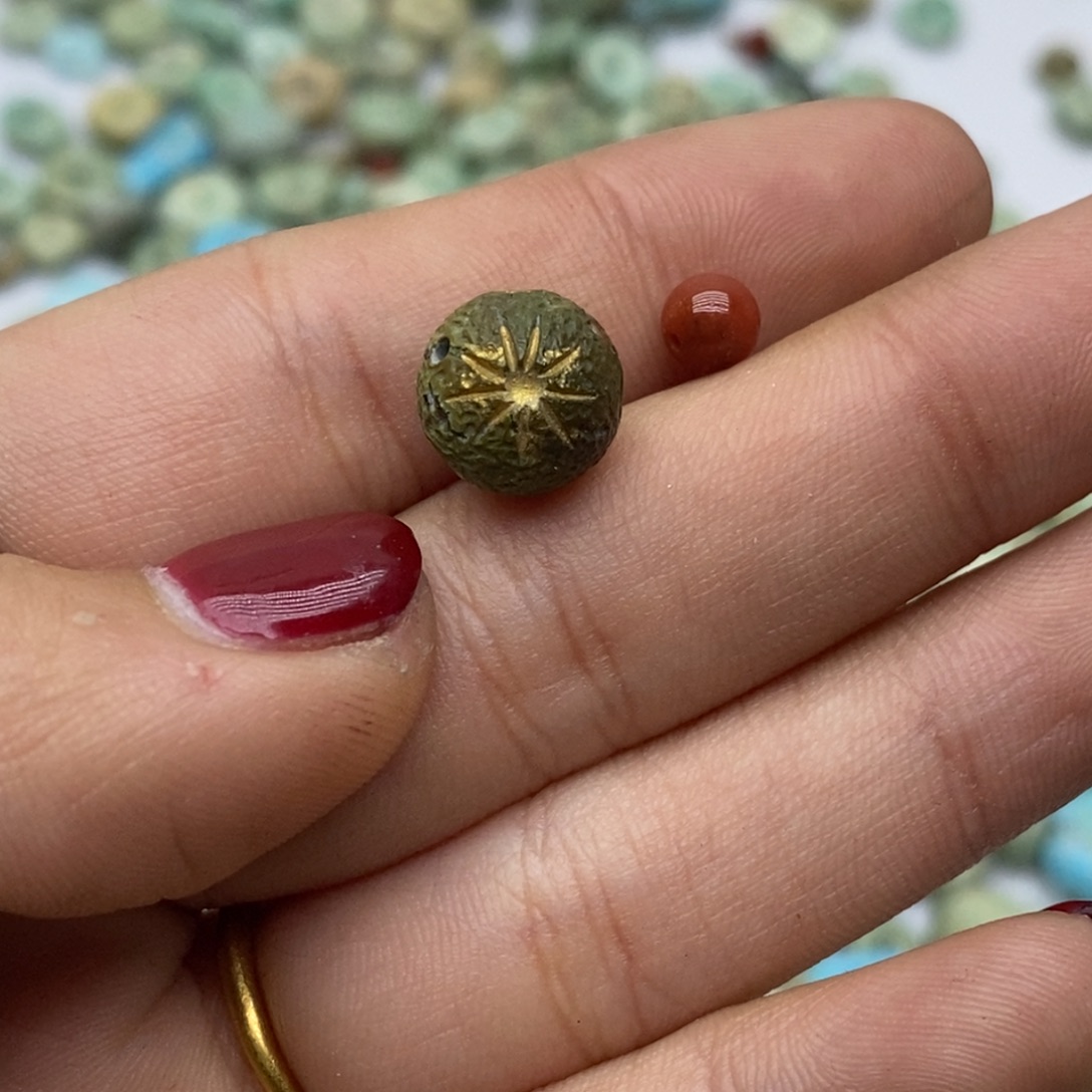 南红玛瑙未镶嵌珠宝奇石