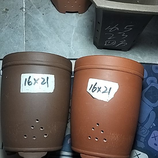 红泥紫泥三线两个花盆