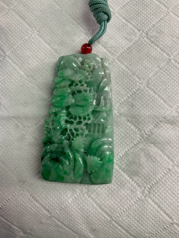 玉如军意翡翠珠宝