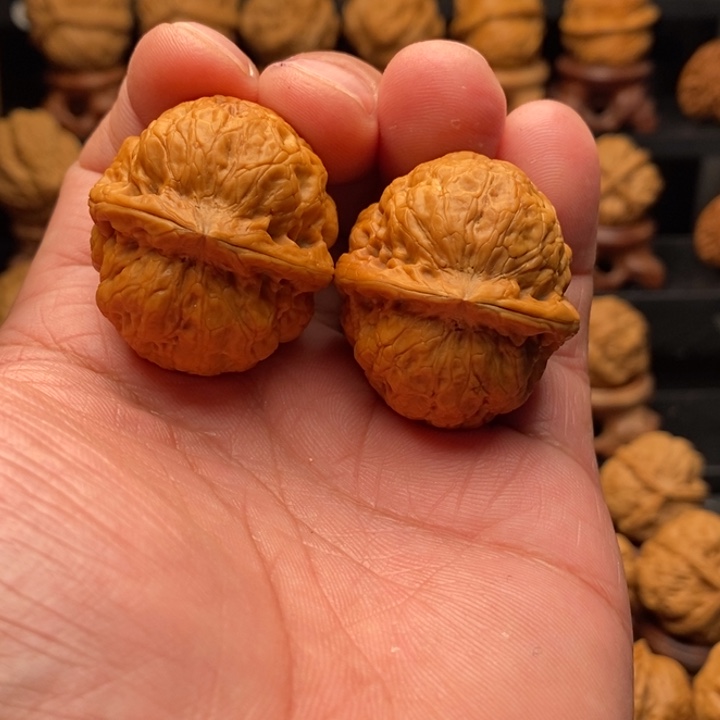 战****把件文玩核桃…………………………