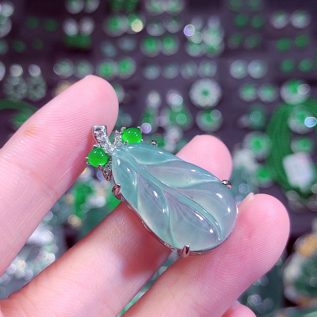 翡翠未镶嵌颈饰天然