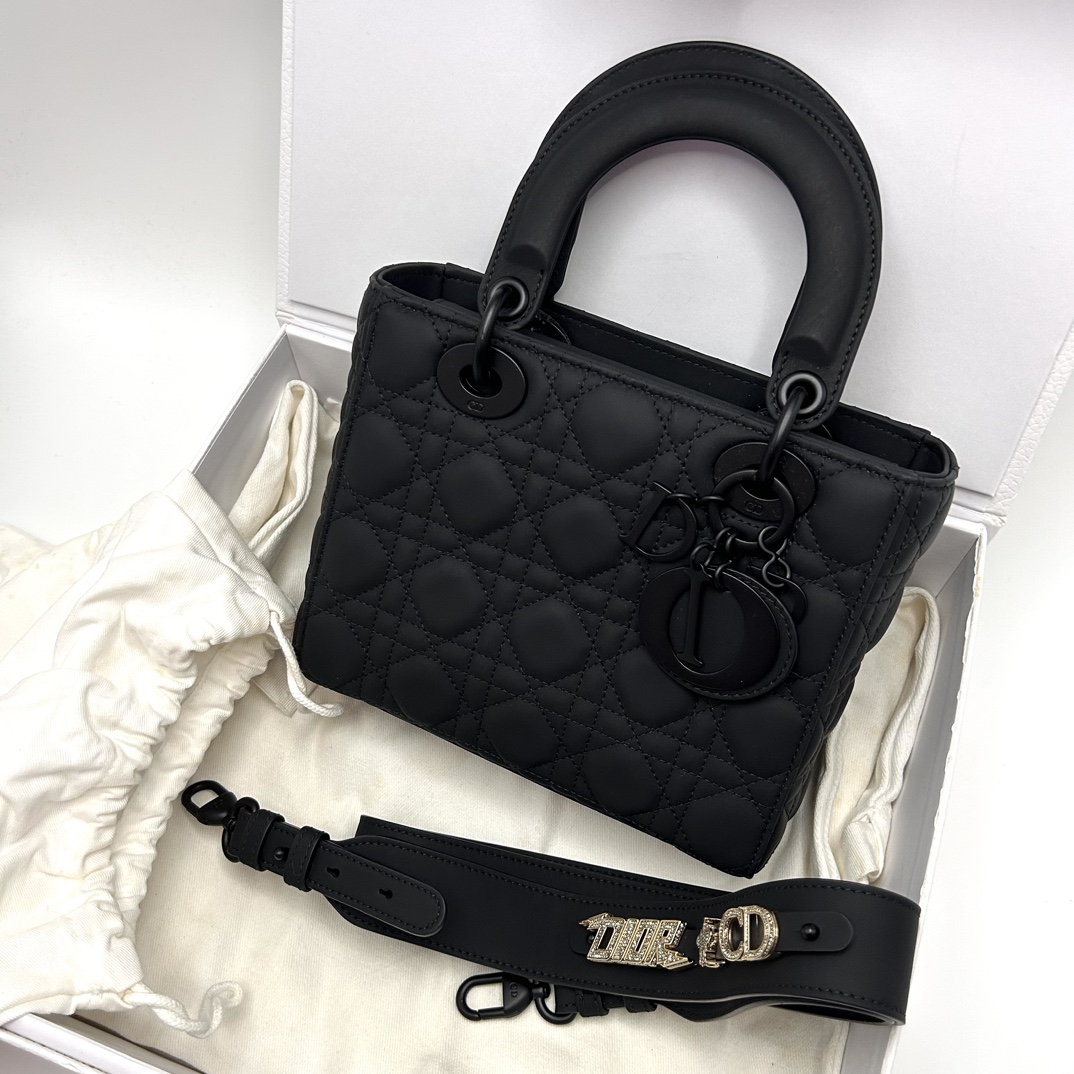 99新 DIOR/迪奥 soblack哑光磨砂黑戴妃四格单肩斜挎包 51196