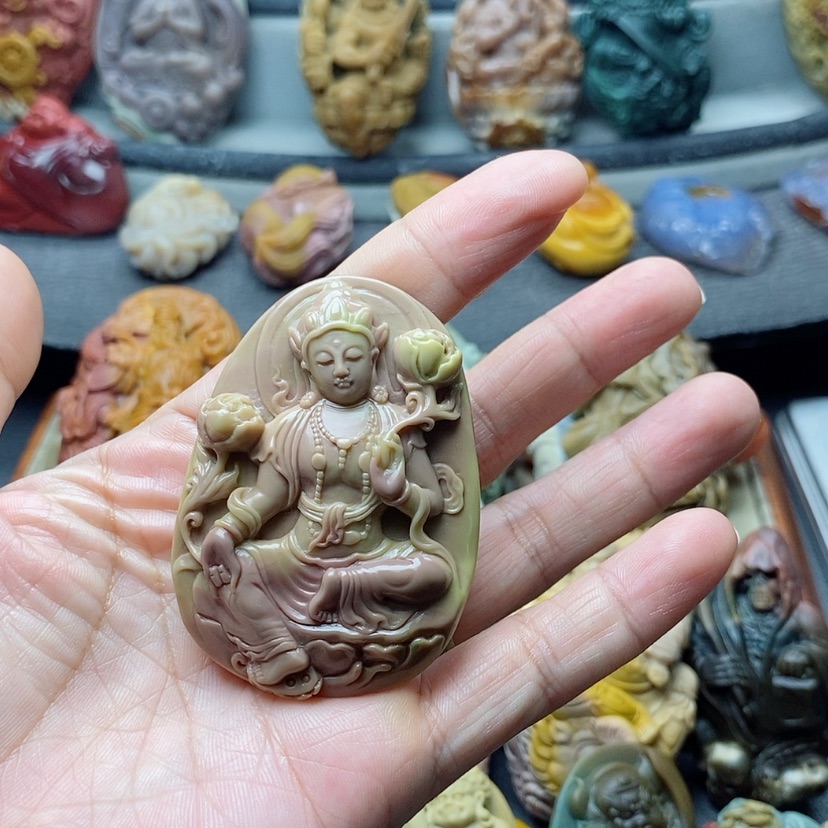 【闪购商品】定制石英质玉吊坠未镶嵌