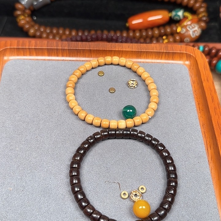 椰蒂手串元**， 椰蒂手串