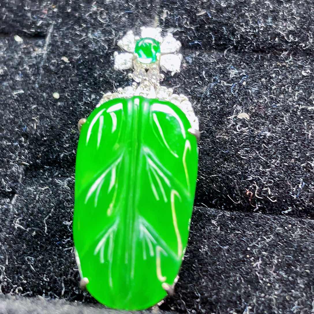 翡翠未镶嵌吊坠(不含链)377