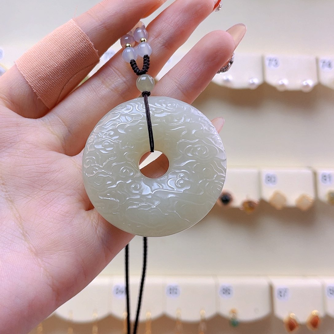 和田玉吊坠(赠链)未镶嵌蜜*?