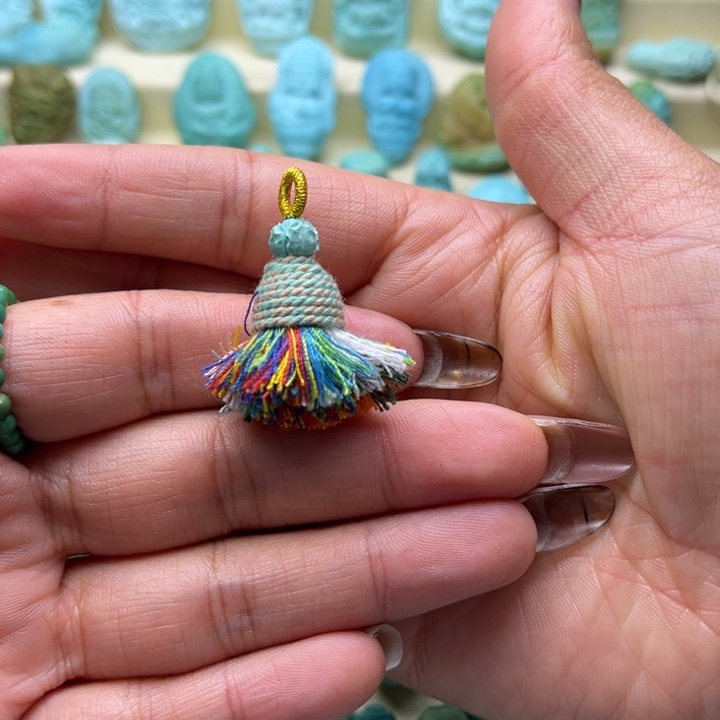 绿松石未镶嵌颈饰