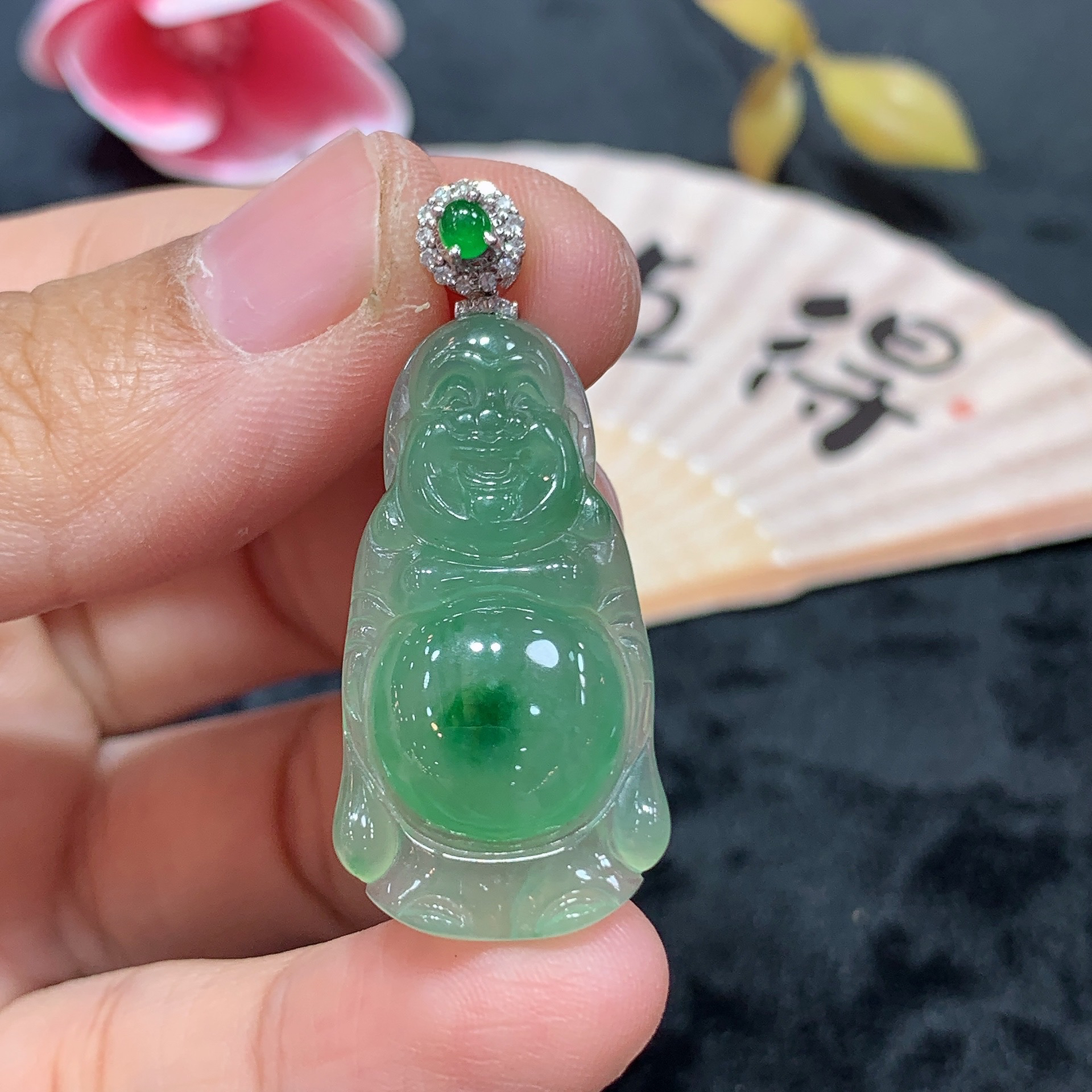 18k金天然A货翡翠飘绿站佛吊坠经典轻奢时尚