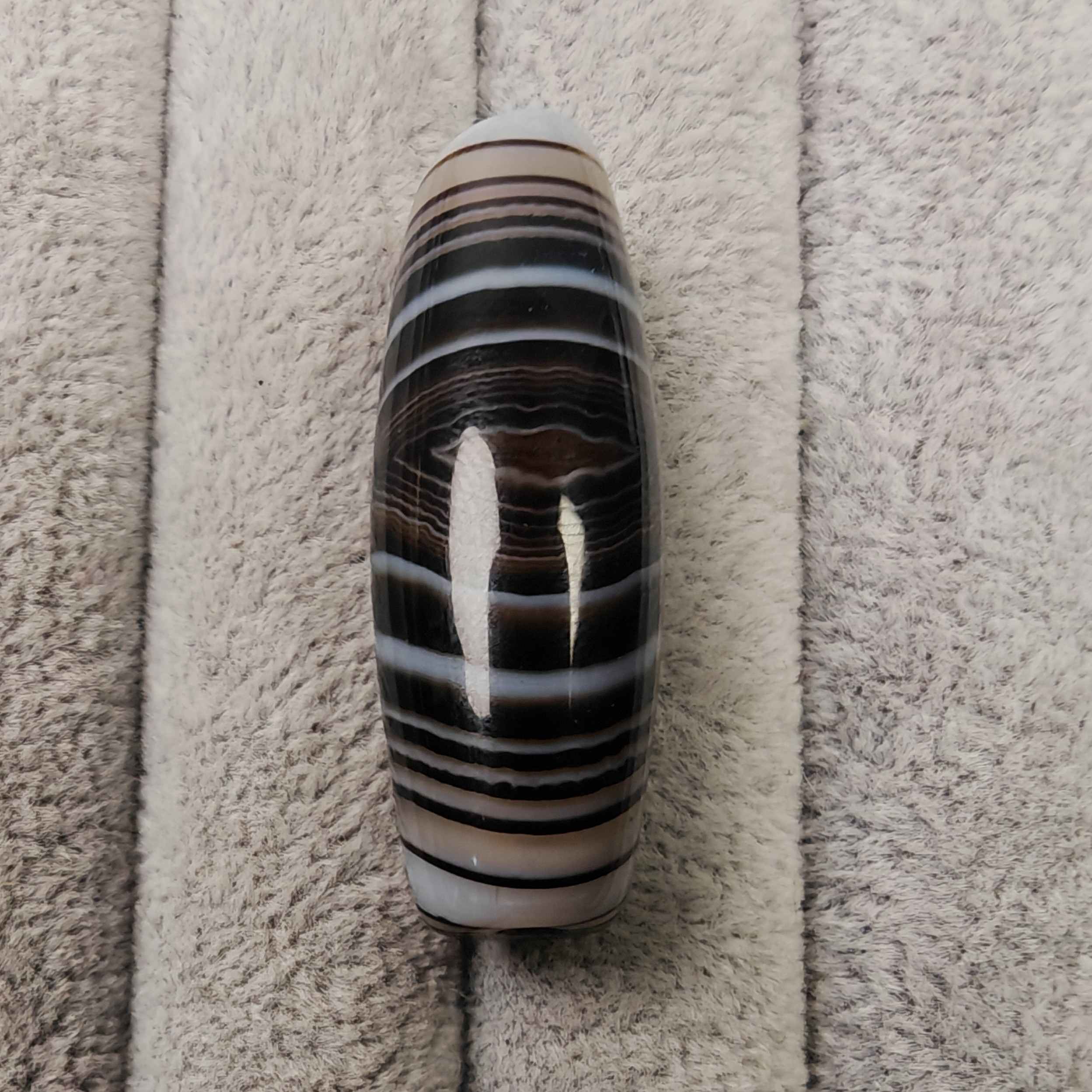 天然缠丝玛瑙珠尺寸39*13