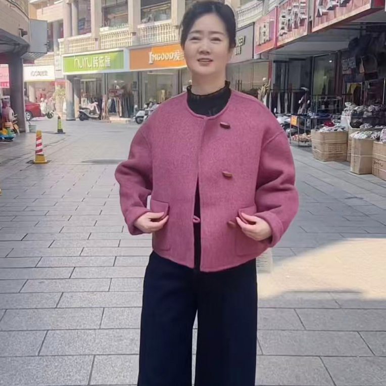靓衣坊 气质翻领双面短外套