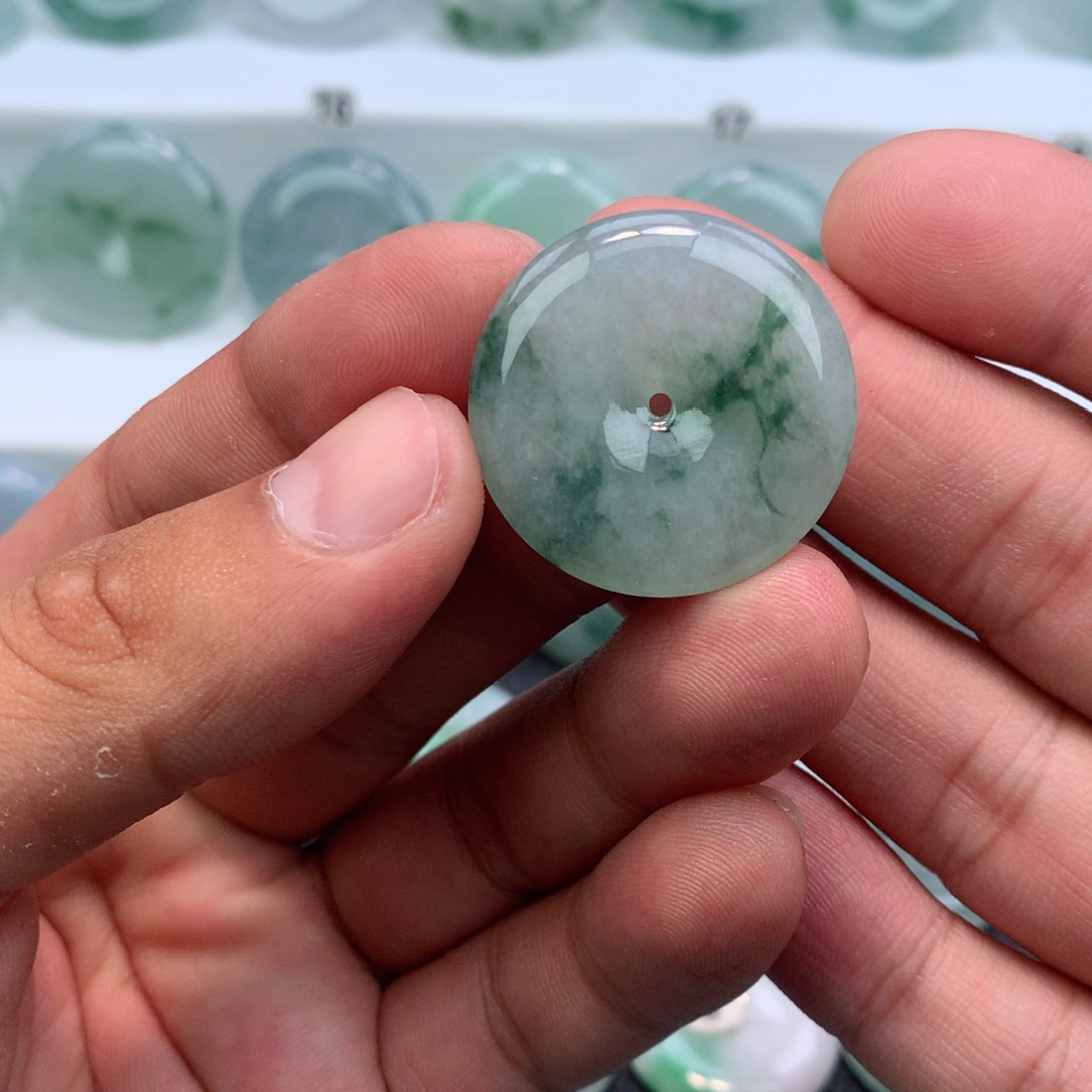 颈饰未镶嵌翡翠M***y缅甸天然A货翡翠