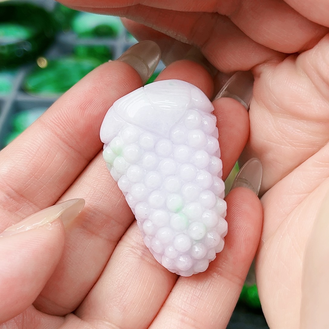 翡翠颈饰未镶嵌吊坠