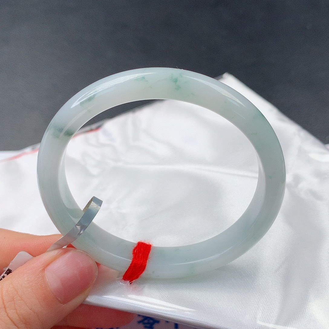 翡翠手镯未镶嵌126贵妃56