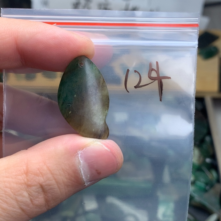 独山玉未镶嵌珠宝半成品