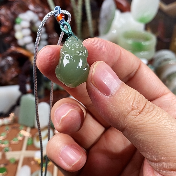 和田玉颈饰未镶嵌