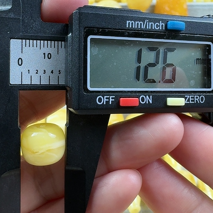 蜜蜡未镶嵌裸石49杂