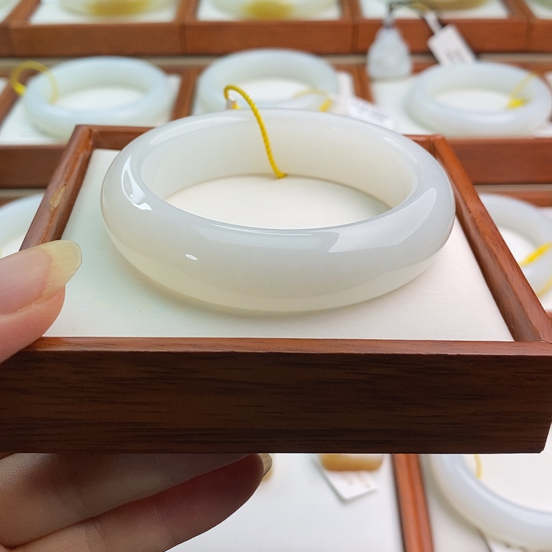 和田玉（白玉）手镯未镶嵌