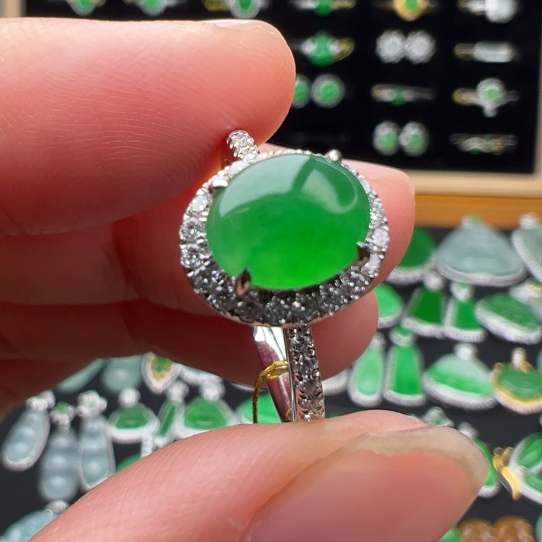 翡翠18K金镶嵌颈饰戒指