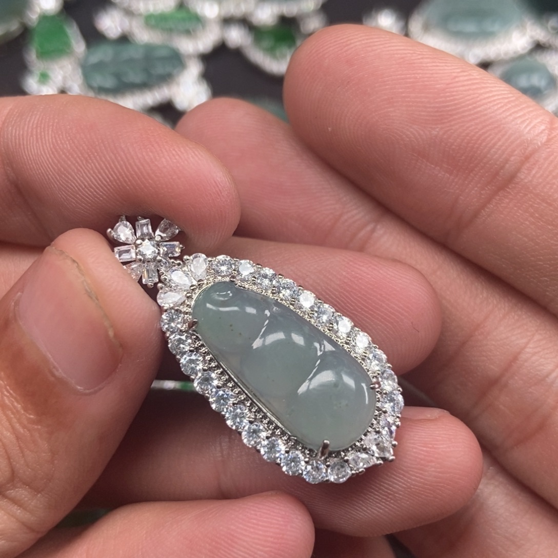 翡翠未镶嵌吊坠(不含链)