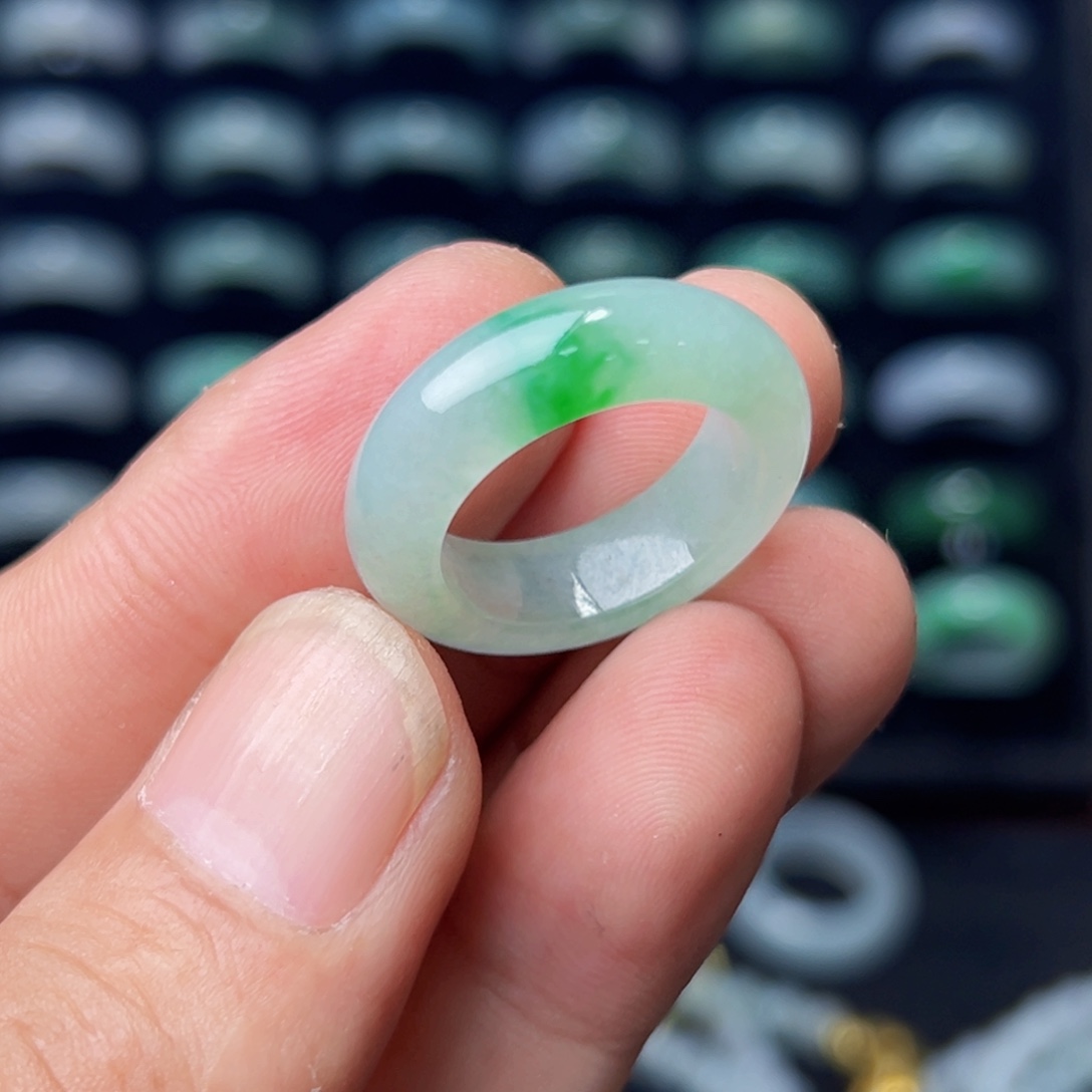 定制翡翠未镶嵌圈口16号