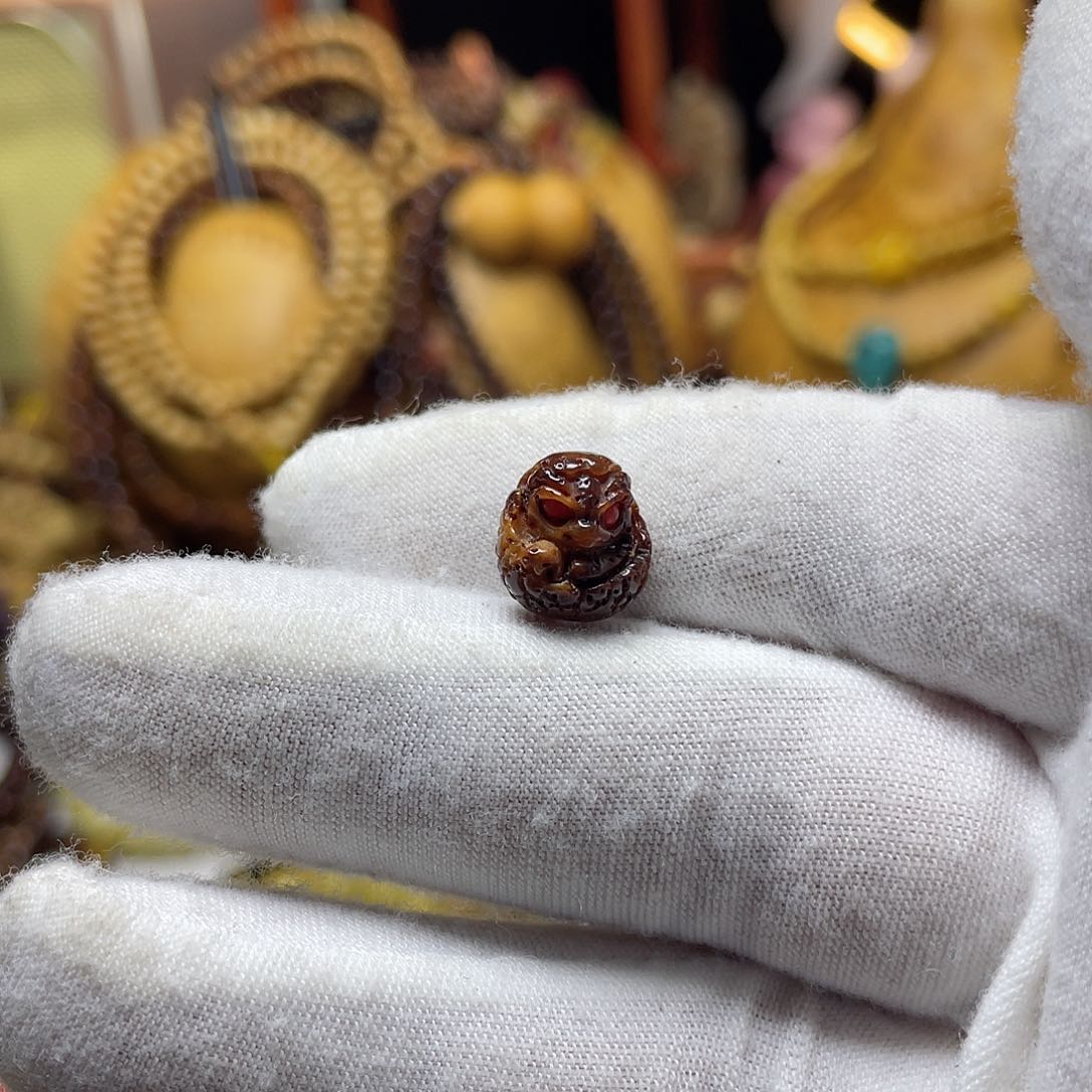 手串星月菩提雕刻龙宝宝