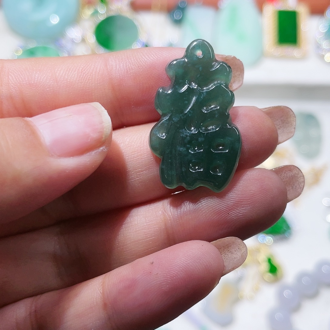 翡翠未镶嵌颈饰天然翡翠