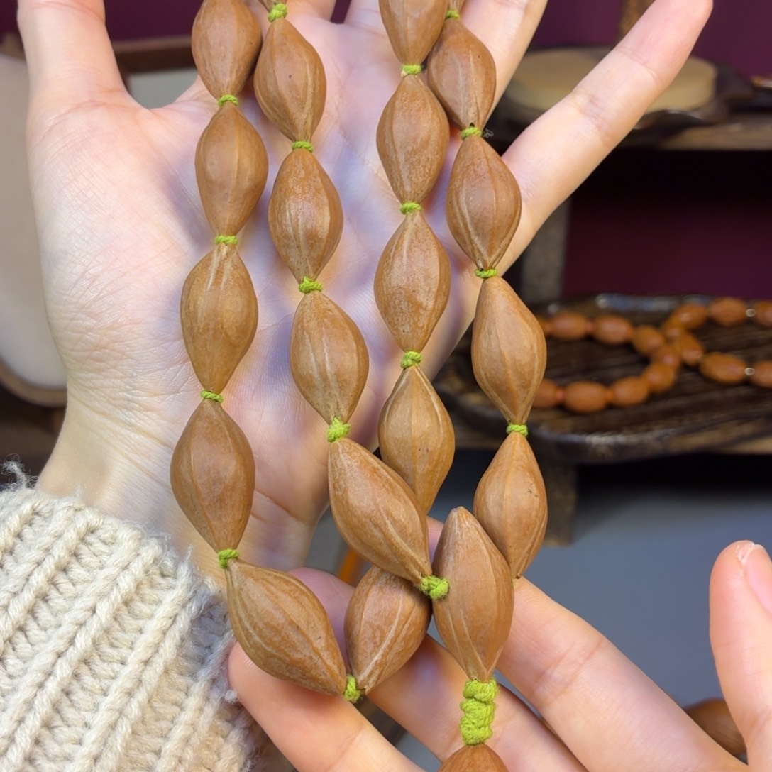 吊坠橄榄核鸡血红小籽脖挂