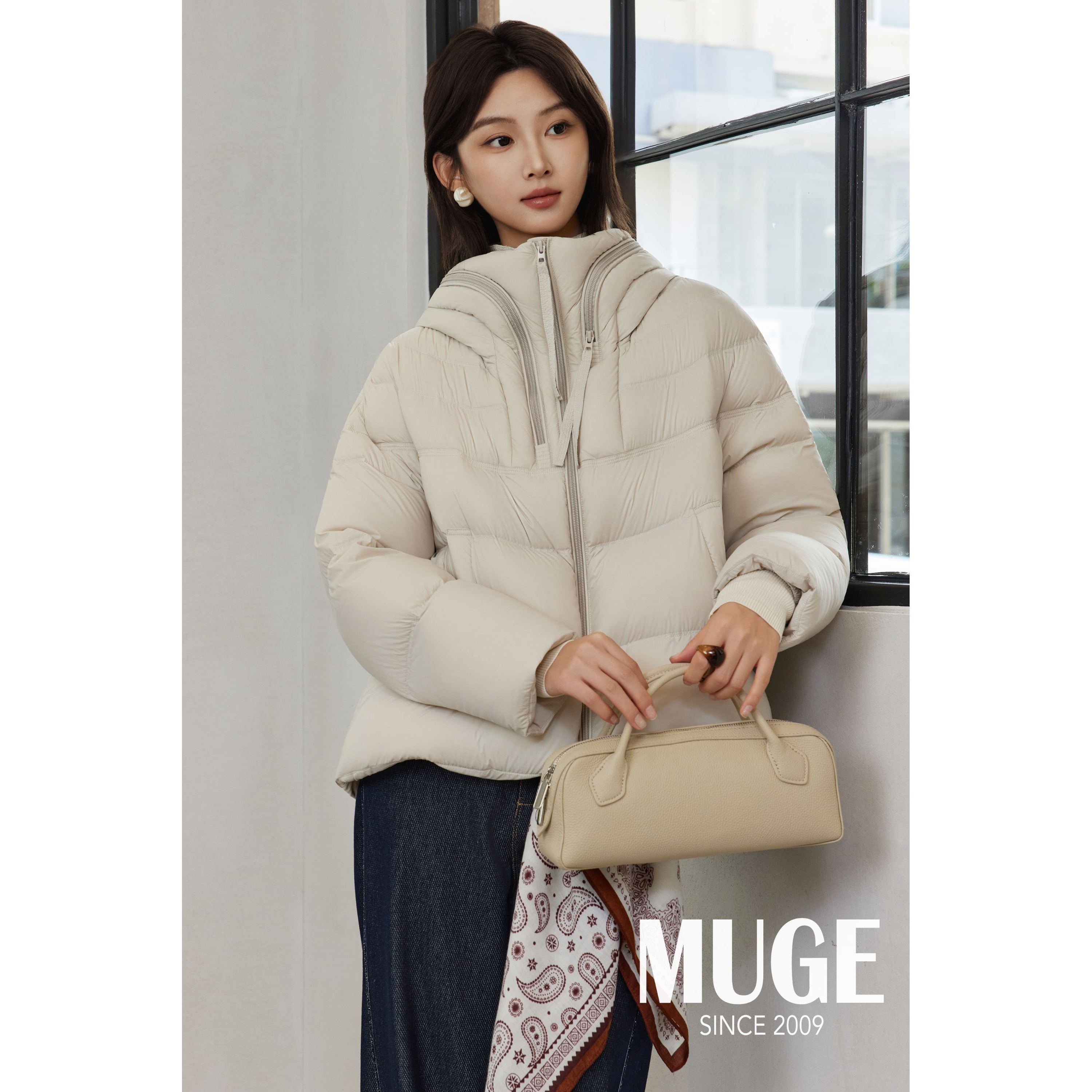 慕歌MUGE/2025新冬季短款连帽常规款防风设计师款上衣