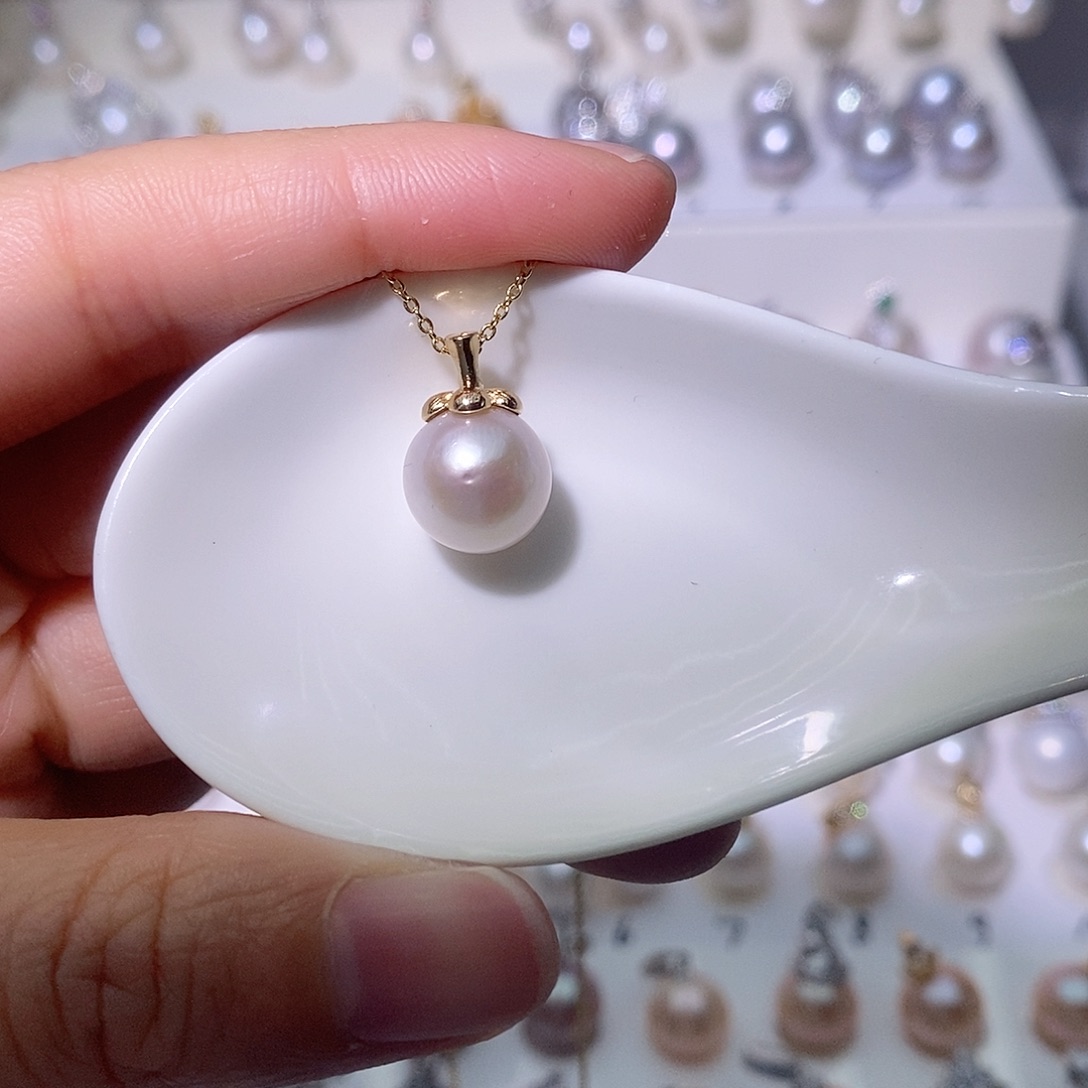 淡水珍珠吊坠(赠链)银S925镶嵌尺寸10/11毫米有瑕疵