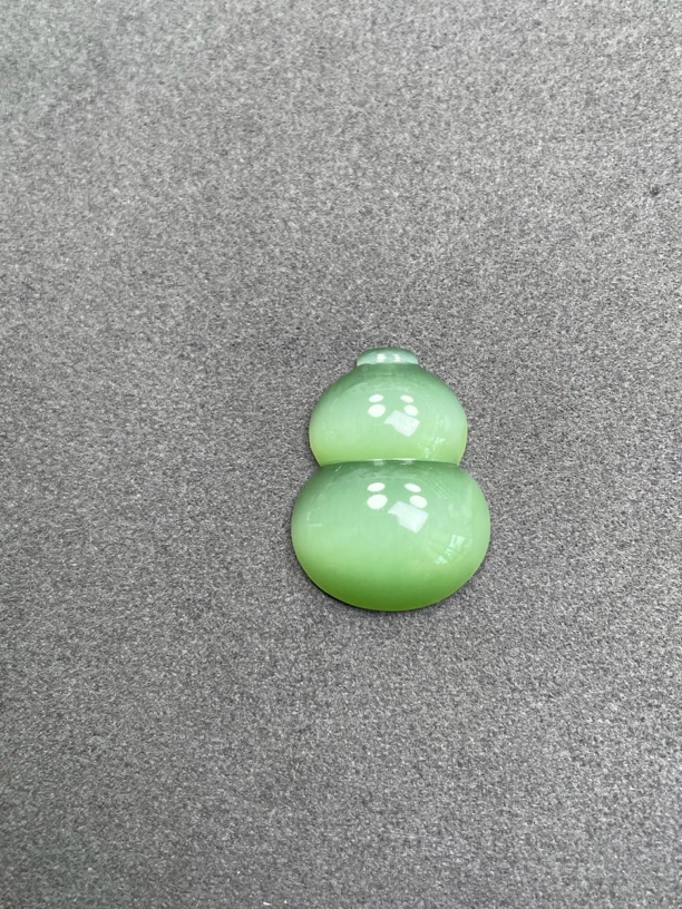 俄罗斯和田碧玉高货猫眼葫芦裸石(裸石高28✖️宽18✖️厚7.5）