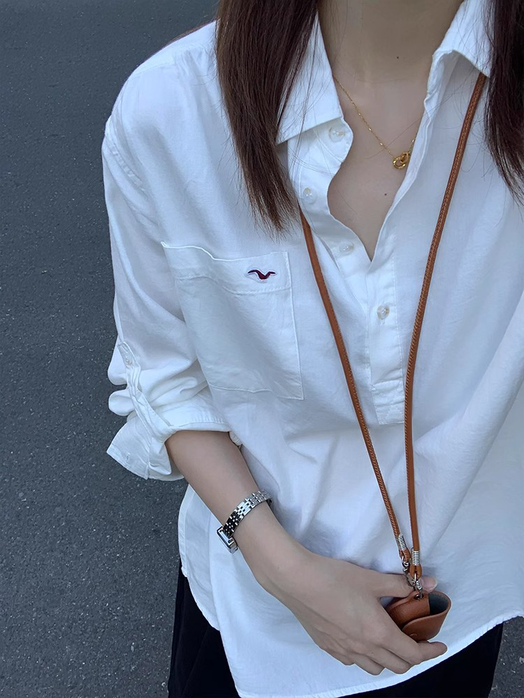 Miss sumey0915自制老钱风松弛感刺绣宽松休闲半纽扣白衬衫上衣