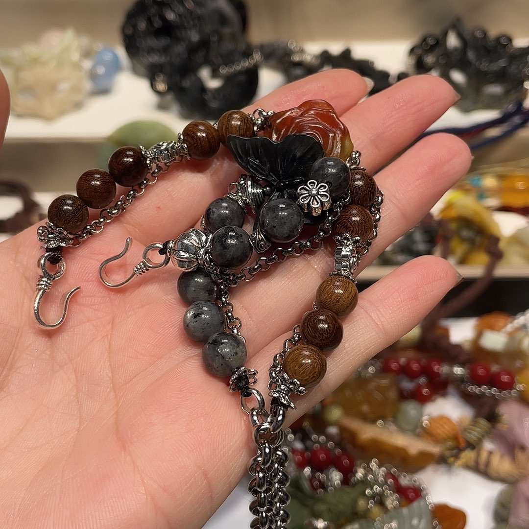 猫***‍蛇纹石玉合金颈饰