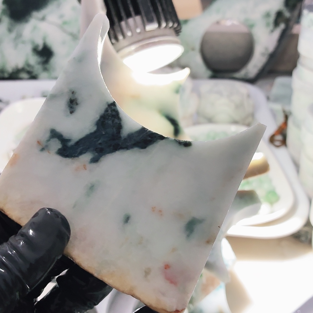 翡翠未镶嵌颈饰边角料