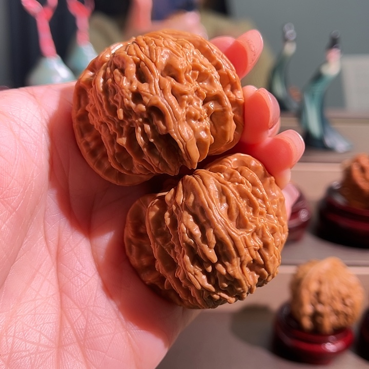 蓝***涌文玩核桃把件白狮子